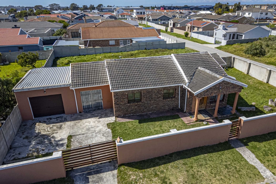 3 Bedroom Property for Sale in Overbaakens Eastern Cape